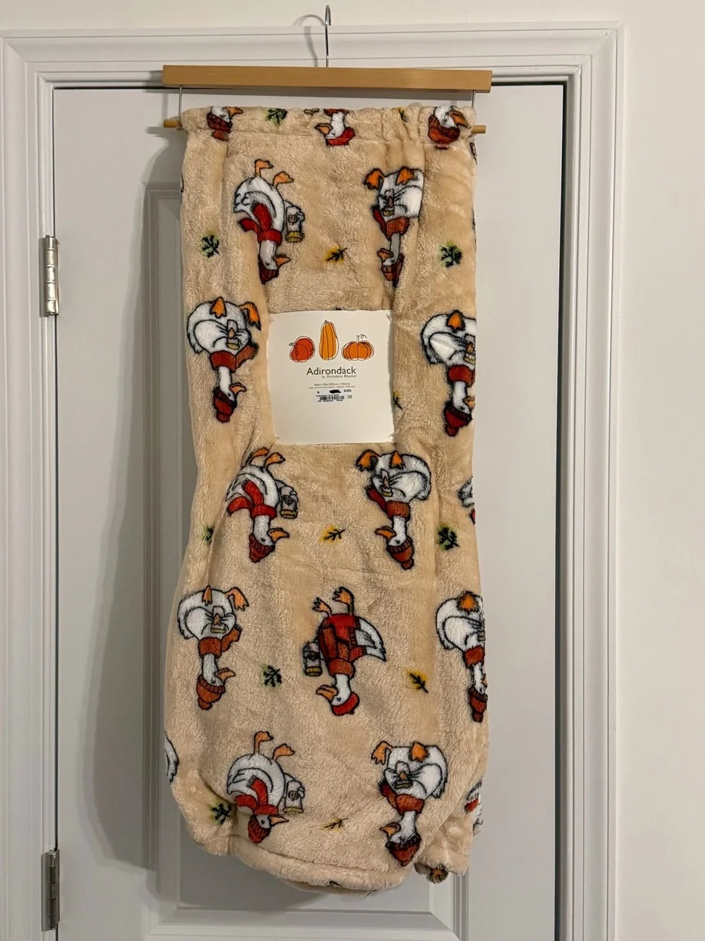 Fall Goose Drinking Coffee Harvest Throw